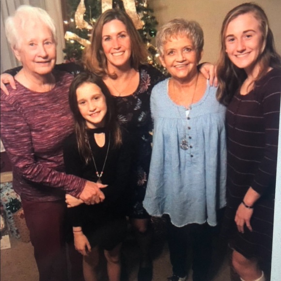 🌸💖Welcome To My Closet & I’ll Take Care Of You - Picture 4 of 7